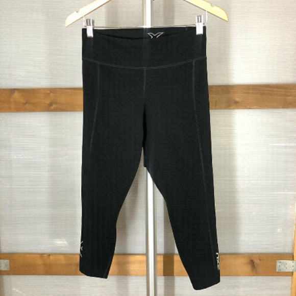 Sz‎ L- 2XU Midrise Black Silver Cropped Compression Leggings Tights - Picture 1 of 10